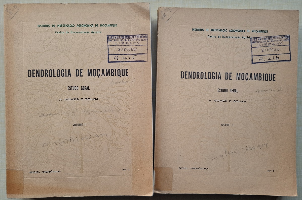 Dendrologia de Mocambique. Estudo General (2 volumes)