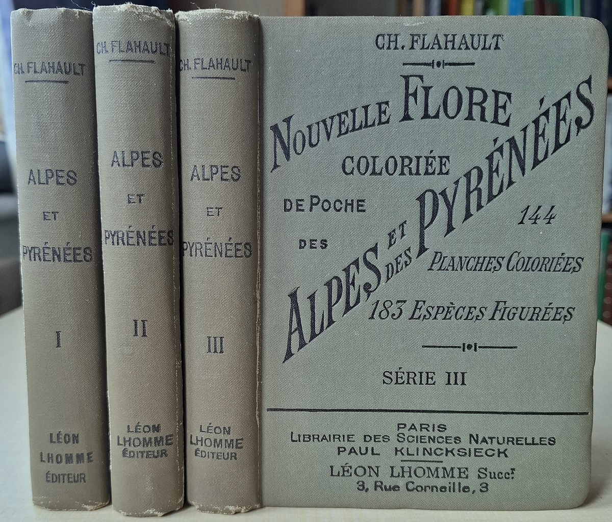 Nouvelle Flore Coloriee de Poche des Alpes et des Pyrenees [Three volumes]. Alan Leslie's set.