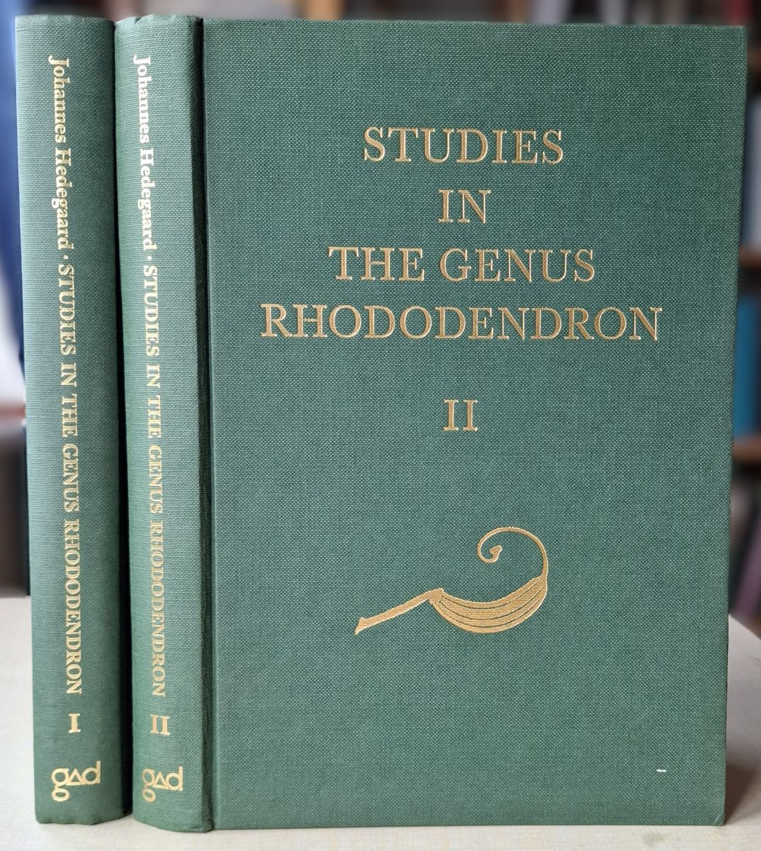 Morphological Studies in the Genus Rhododendron - dealing with fruits, seeds and seedlings, and their associated hairs [James Russell's copy]